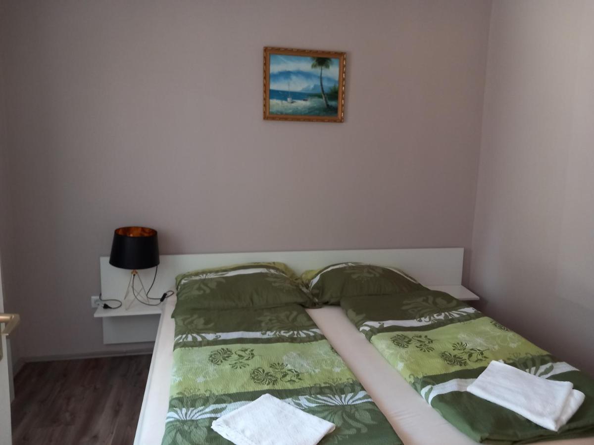 Appartement Hanna Apartman à Balatonlelle Extérieur photo