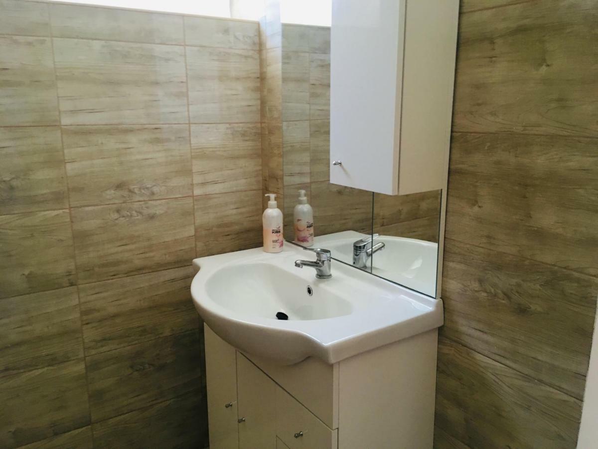 Appartement Hanna Apartman à Balatonlelle Extérieur photo